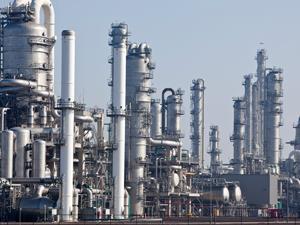 Chemical-plant_iStock_000016171899_300tb